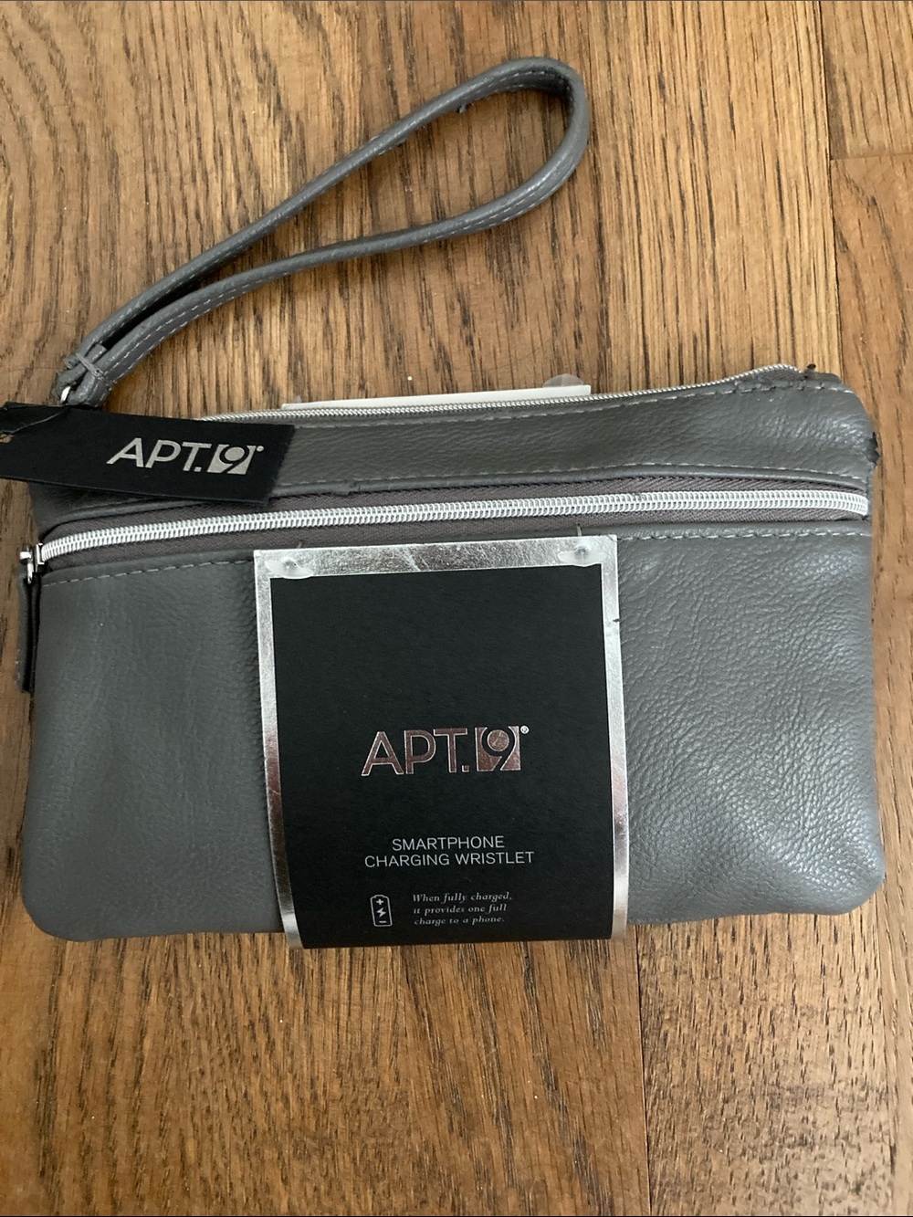 Apt. 9 Gray Smartphone Charging Wristlet NEW WITH TAGS